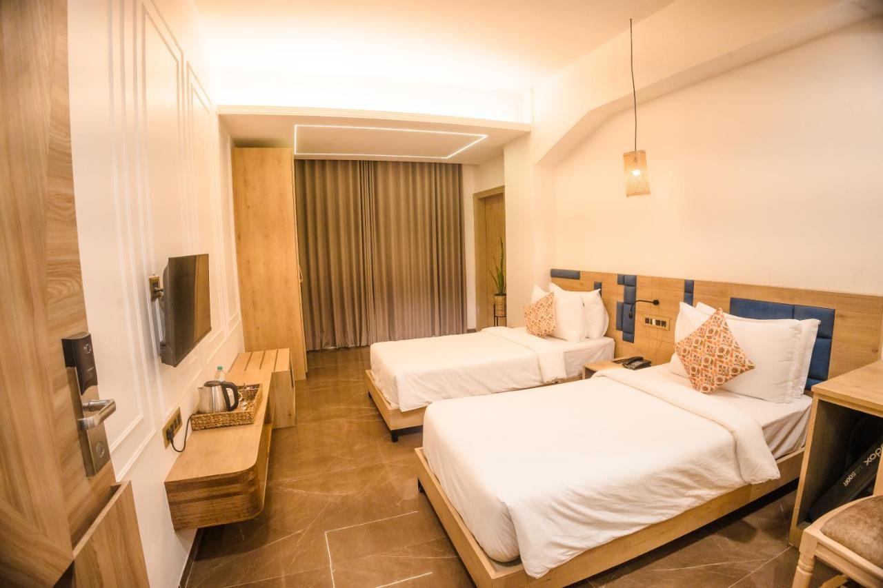 Hotel Mirana , Tinsukia Bagian luar foto