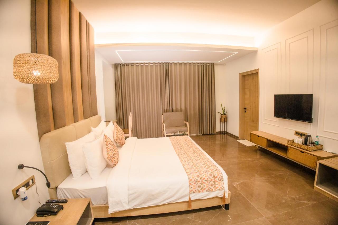 Hotel Mirana , Tinsukia Bagian luar foto