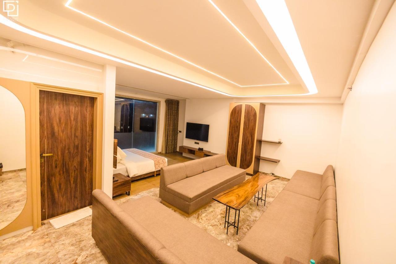 Hotel Mirana , Tinsukia Bagian luar foto
